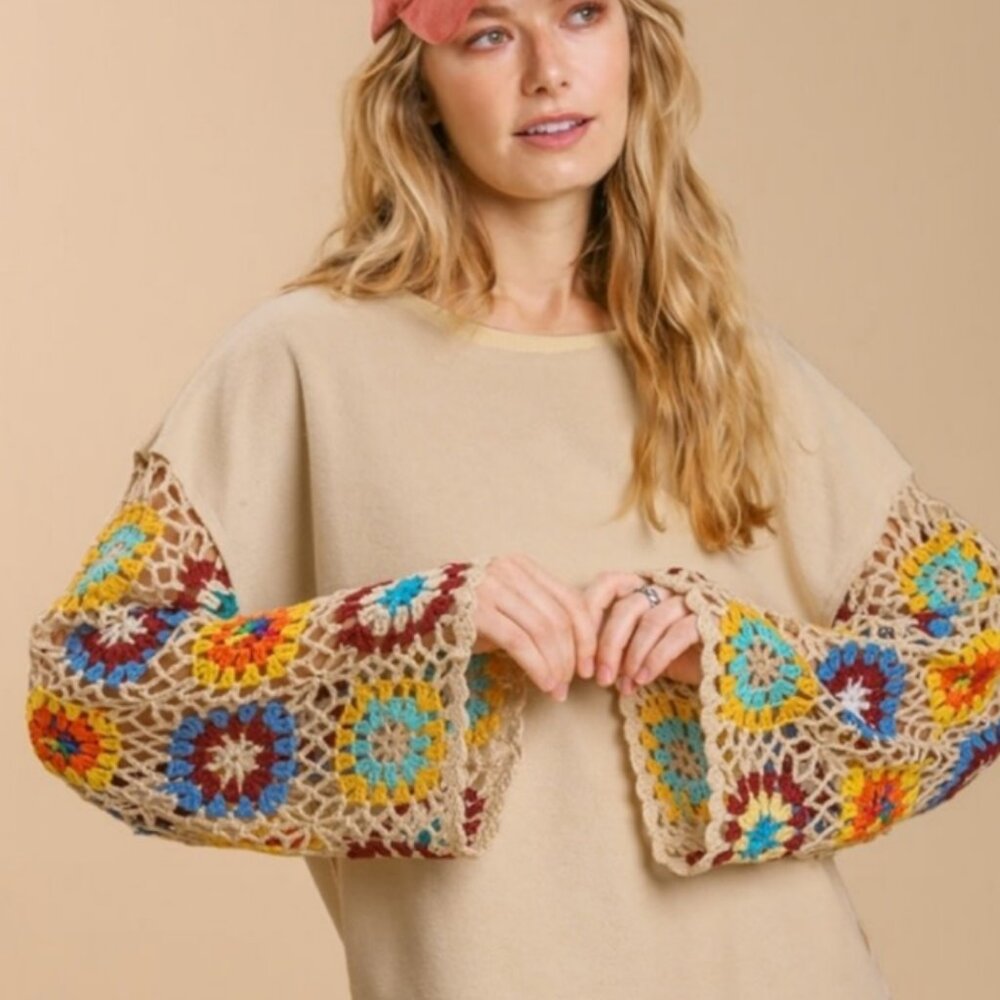 UMGEE Floral Crochet Sleeves Oatmeal TOP Sz. M